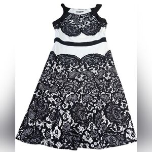 Roz & Ali Black and White Midi Dress (Size:4)